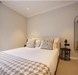 Selection of 5 bedroom seafront villas with pool on Ciovo near Trogir, sleeps 10